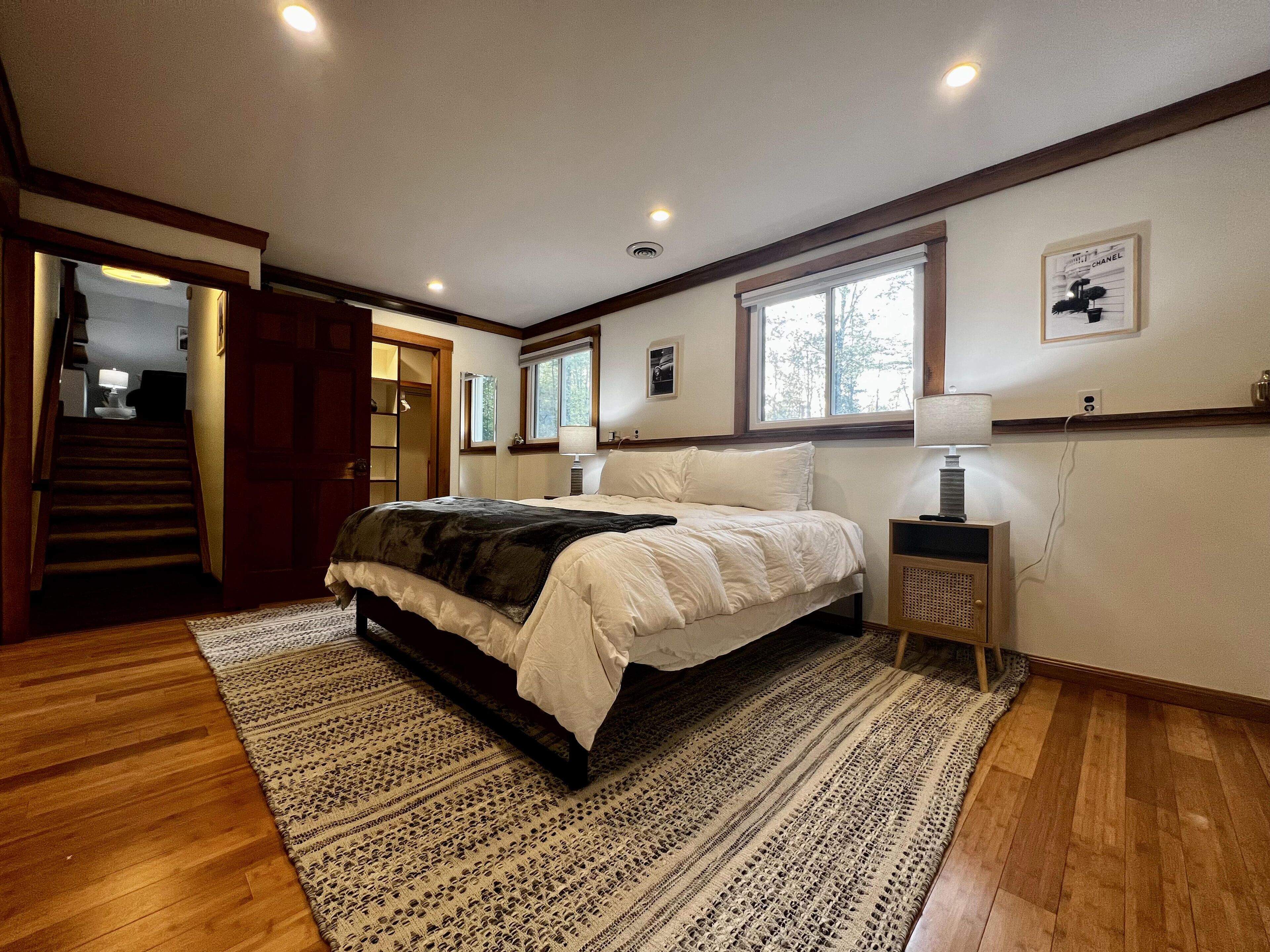 4 bedrooms, iron/ironing board