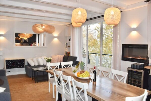 Interior - Appartement Confortable de 4 Chambres à Coucher sur la Seine (Paris)