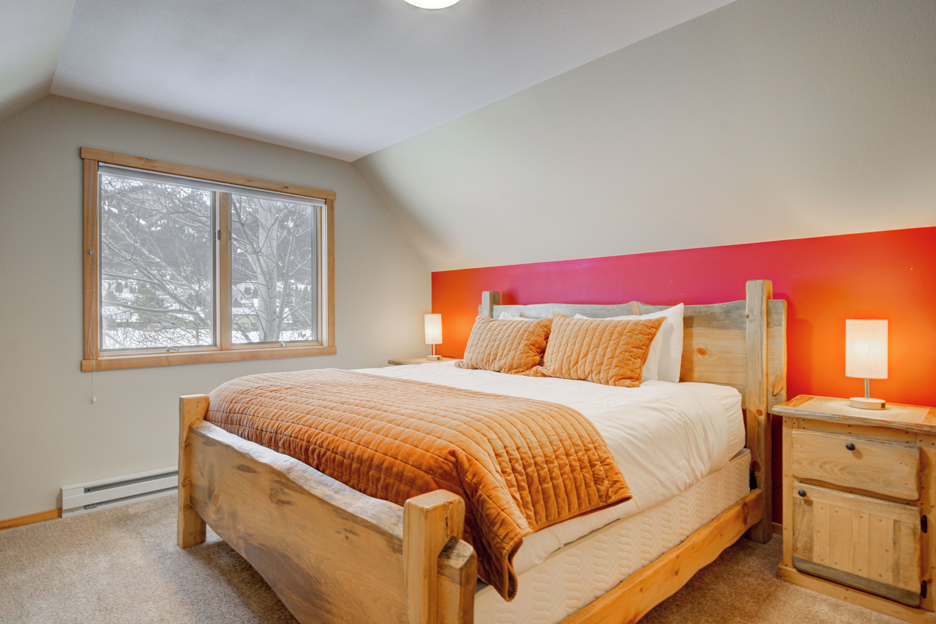 3 makuuhuonetta, silitysrauta/-lauta, ilmainen Wi-Fi, vuodevaatteet