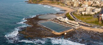 Nalu - holiday apartment overlooking Newcastle Beach