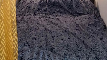 1 chambre, fer et planche Ă  repasser, Wi-Fi gratuit, draps fournis