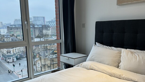 Unclassified image, 1 of 28, button - Phoenix 2 Bedroom Apartment in london (London)