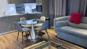 Unclassified image, 3 of 28, button - Phoenix 2 Bedroom Apartment in london (London)