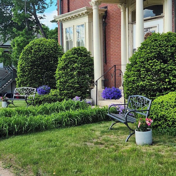 المنطقة المحيطة بالمنشأة