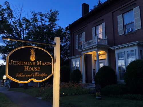 Maine's Best Kept Secret, Room 1