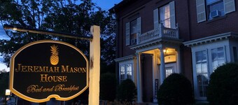 Maine's Best Kept Secret, Room 1: Spotless Excellence & Farm-Fresh Breakfast