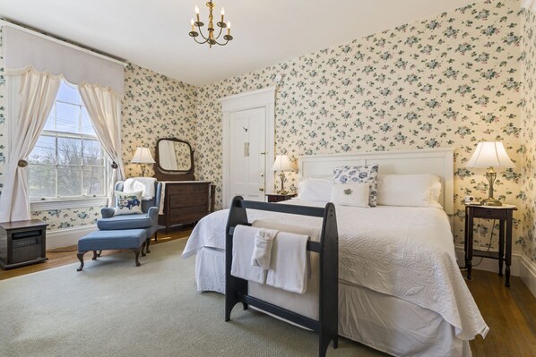 1 bedroom, iron/ironing board, free WiFi, bed sheets - Peaceful Maine B&B Room  Cozy Stay + Farm-Fresh Breakfast Room 5 (Limerick)