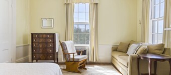 Picturesque bed and breakfast, nestled in the foothills of the white mountains.