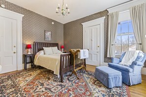 2 bedrooms, iron/ironing board, free WiFi, bed sheets - Maine's Best Kept Secret, Room 3 (Limerick)