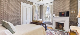 Maine's Best Kept Secret, Room 3: Spotless Excellence & Farm-Fresh Breakfast