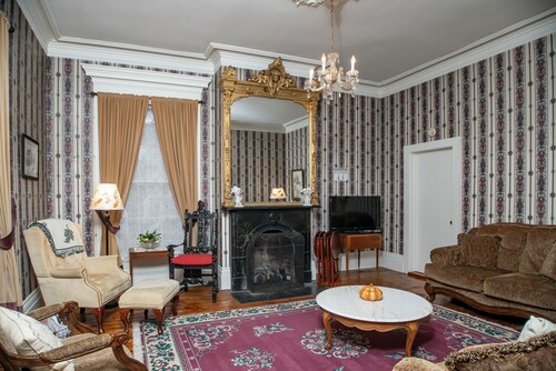 Maine's Best Kept Secret, Room 4