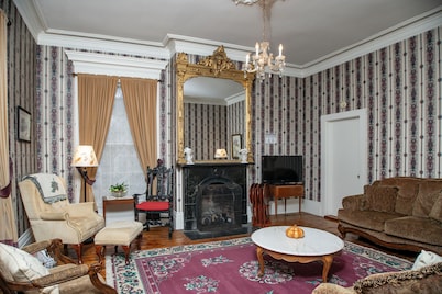 Maine's Best Kept Secret, Room 4