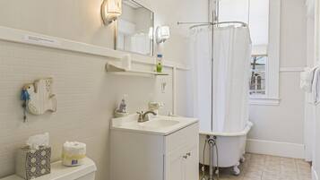 Douche, sĂšche-cheveux