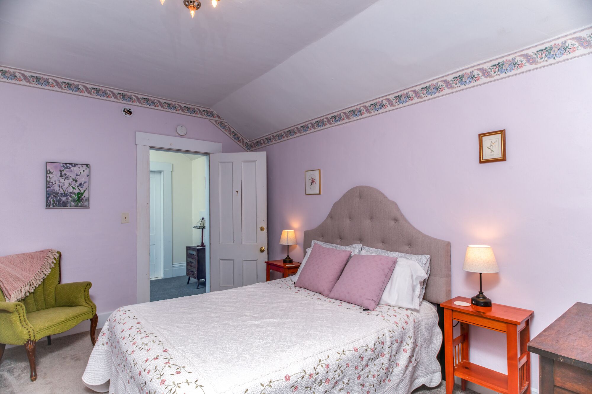 Picturesque bed and breakfast, nestled in the foothills of the white mountains.