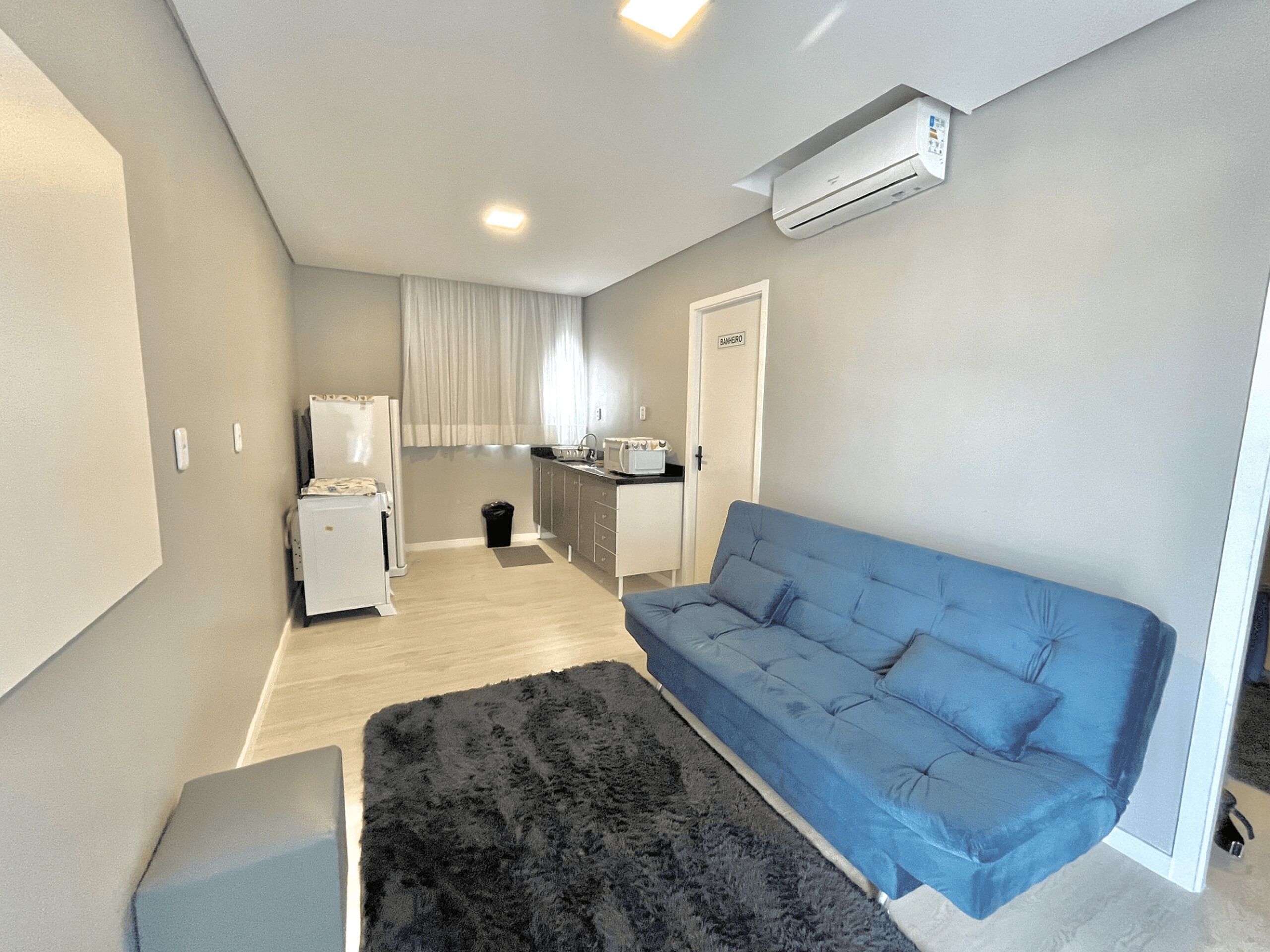 Suite | Living area | 32-inch Smart TV with digital channels