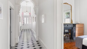 3 bedrooms, iron/ironing board, free WiFi, bed sheets - The Atrium Abbotsford House BBQ and Parking (Abbotsford)