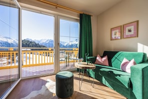 Deluxe Room, Mountain View | In-room safe, desk, laptop workspace, free WiFi - Vitalhotel Kaiserhof (Telfs)