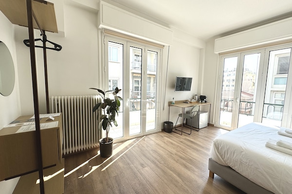 Premium bedding, free minibar, desk, laptop workspace