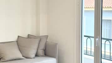 Deluxe Double or Twin Room, 1 Bedroom | Terrace/patio