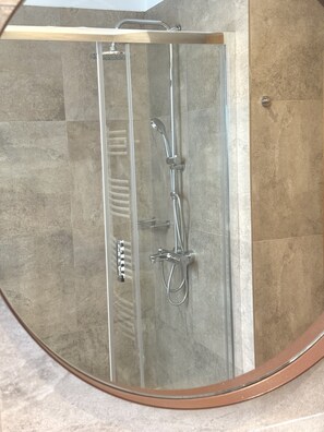City Double or Twin Room, 1 Bedroom | Bathroom | Shower, rainfall showerhead, free toiletries, hair dryer - Voulis Best Globle Home (Athens)