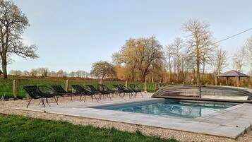 Outdoor pool, a heated pool