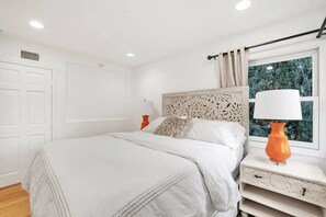4 bedrooms, iron/ironing board