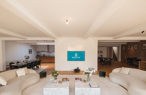 Luxury Duplex | Living area - Châtelain III (Brussels)