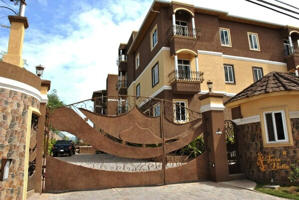 Exterior - Modern Apartment in Paradise
(Kingston)