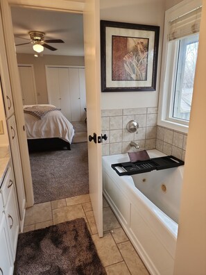 5 bedrooms, iron/ironing board, free WiFi, bed sheets