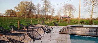 Le Houx Rouge:  3 star apartment with pool and private jacuzzi