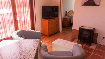 Télévision, lecteur de DVD, chaîne hi-fi