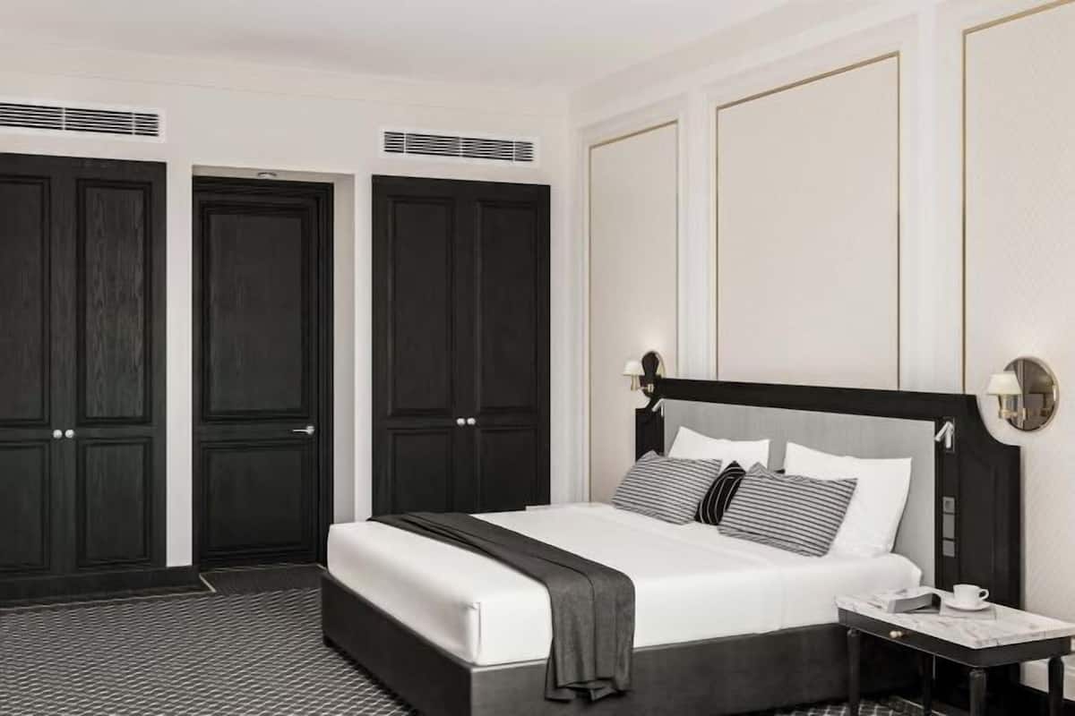 1 bedroom, Egyptian cotton sheets, premium bedding, down duvets