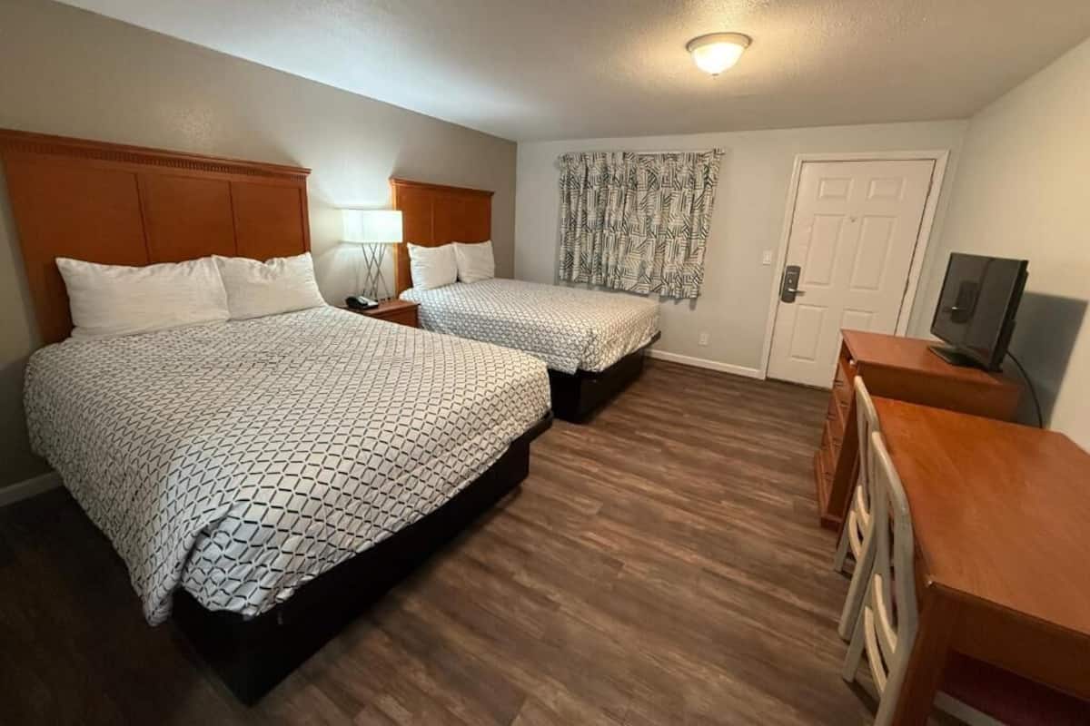 Room, 2 Queen Beds