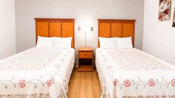 Room, 2 Queen Beds