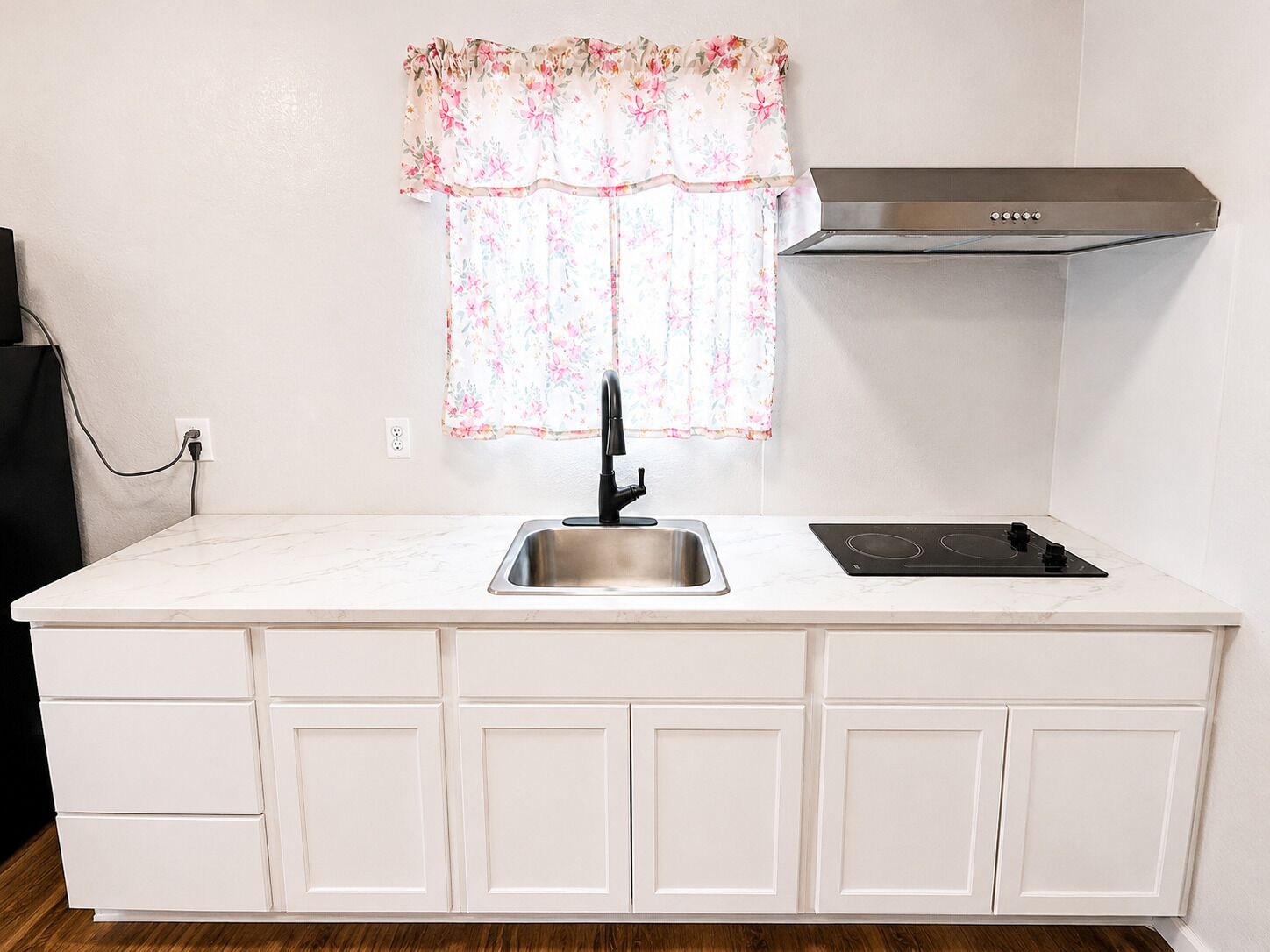 3 Queen Beds with Kitchenette | Private kitchen