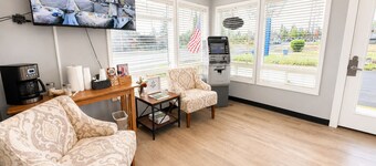 Royal Gateway Motel