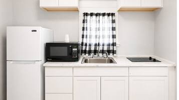 Fridge, microwave