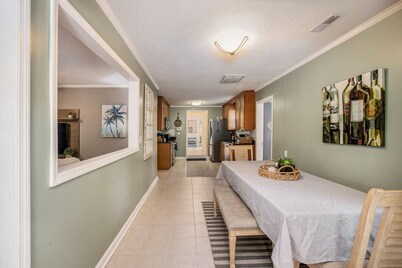 Spacious 4br/3ba Park Circle Home. Great Location!