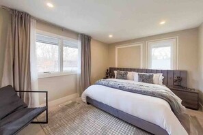 6 bedrooms, iron/ironing board, travel cot, WiFi