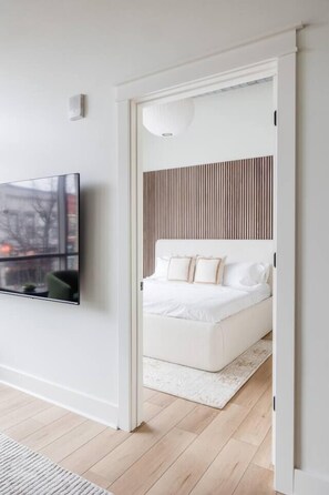 3 bedrooms, iron/ironing board, free WiFi, bed sheets - Modern Luxury in Downtown TC (Traverse City)