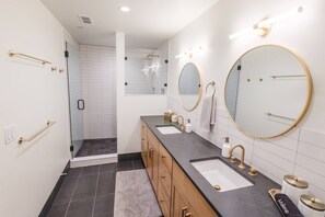 Shower, hair dryer, towels - Modern Luxury in Downtown TC (Traverse City)
