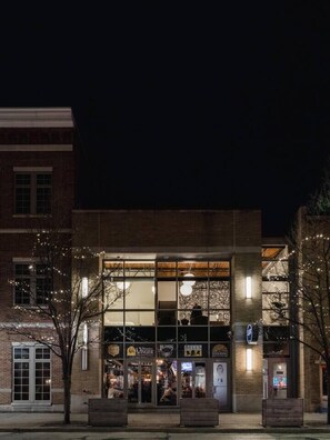 Exterior - Modern Luxury in Downtown TC (Traverse City)