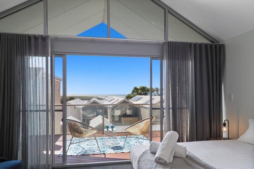 Milieu at Seine (2Bed 2Bath) - Milieu at Seine - Lush apartment with outstanding living spaces.