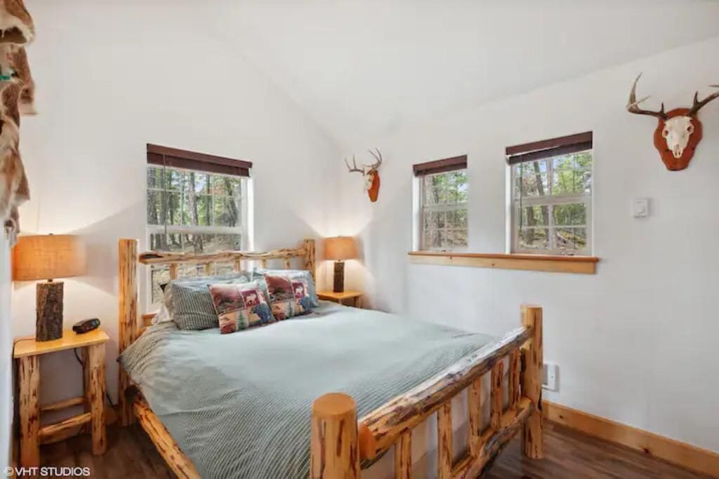 Whispering Pines, Flathead Lake Rental Cabins