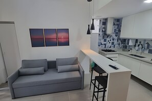 Basic Apartment | Living area - Copacabana Stays (Rio de Janeiro)