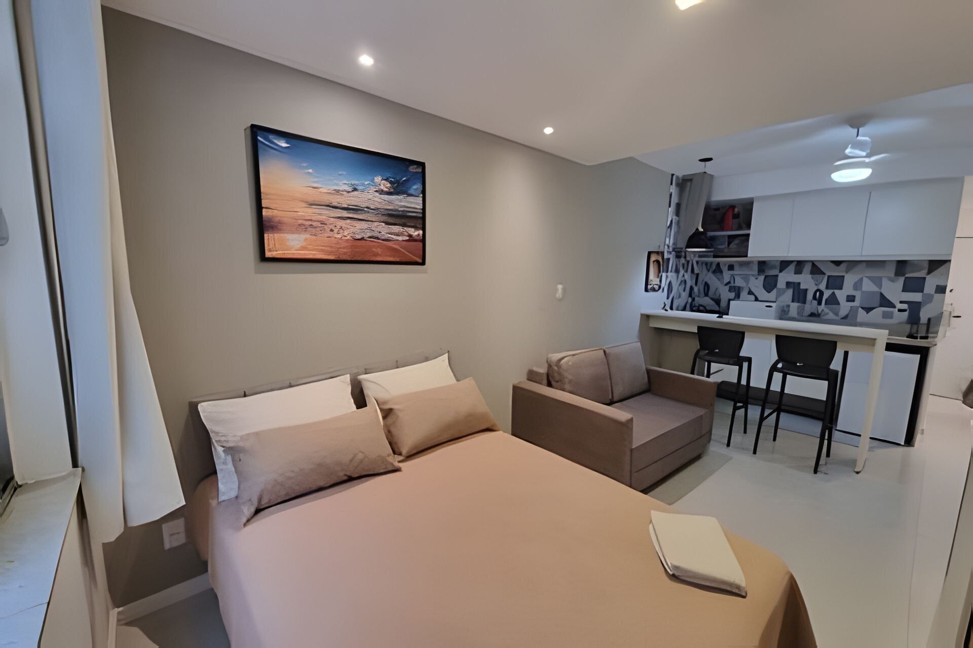 واي فاي مجانًا وملاءات أسرّة