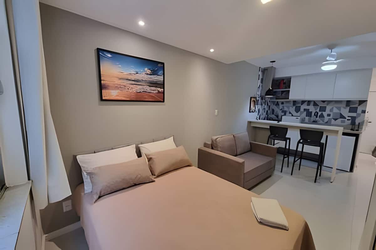 Apartamento | Wi-Fi de cortesia, roupa de cama