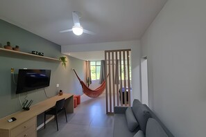 Basic Apartment | Living area