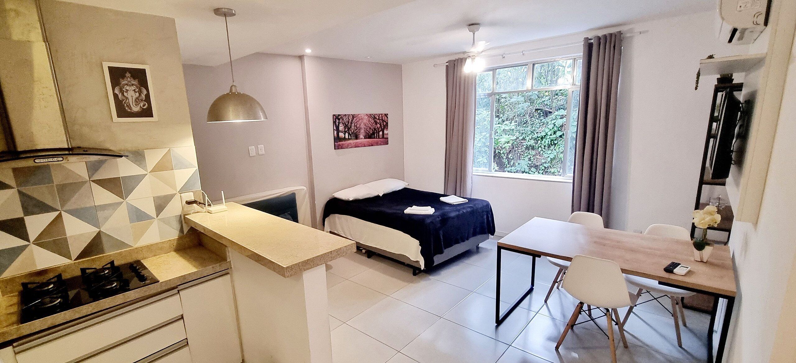 Apartamento | Wi-Fi de cortesia, roupa de cama