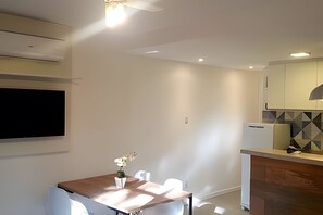 Apartment | Dining